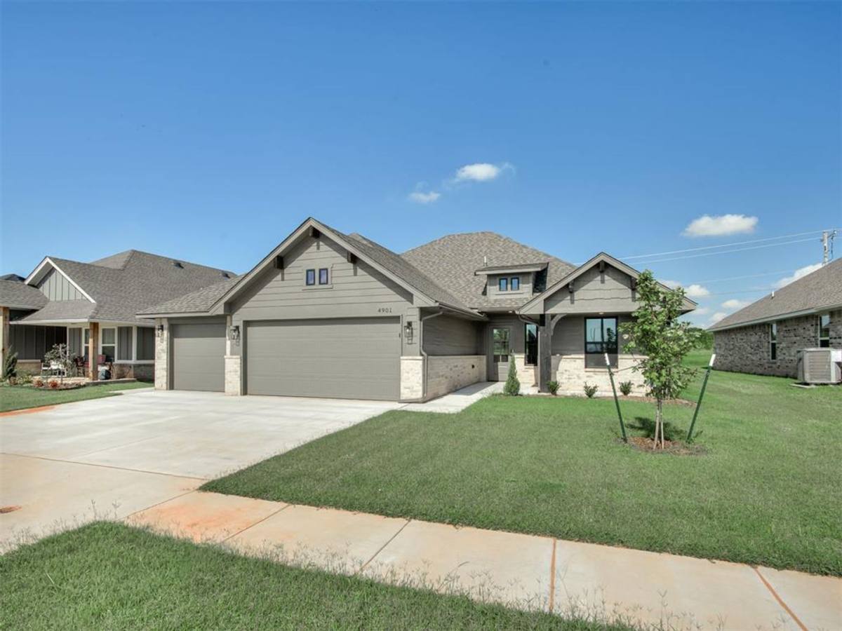 House for rent at 4901 Misty Wood Lane, Mustang, OK 73064