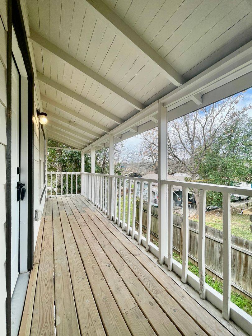407 Sarah St, San Marcos, TX 78666 - Apartment for Rent - Image 2