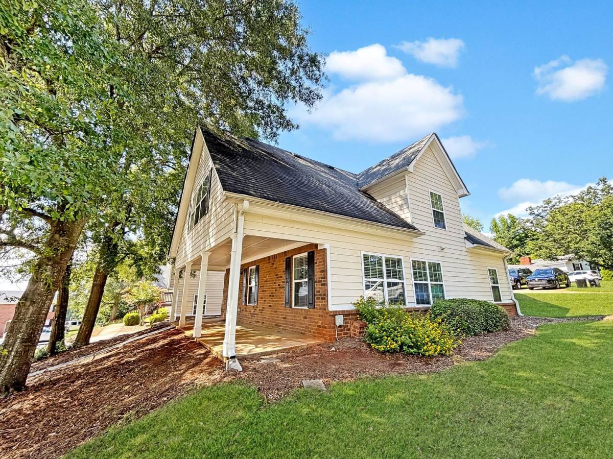 100 Pineview Court, Athens, GA 30606 - House for Rent