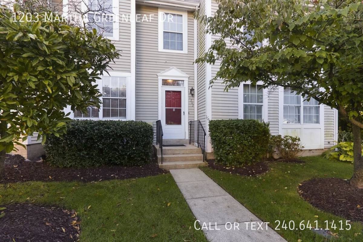 Townhouse for rent at 1203 Martha Greenleaf Dr, Crofton, MD 21114