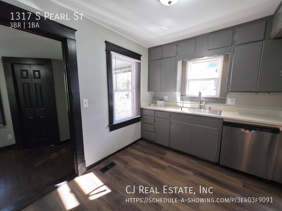 1317 S Pearl St, Independence, MO 64055 - House for Rent - Image 3