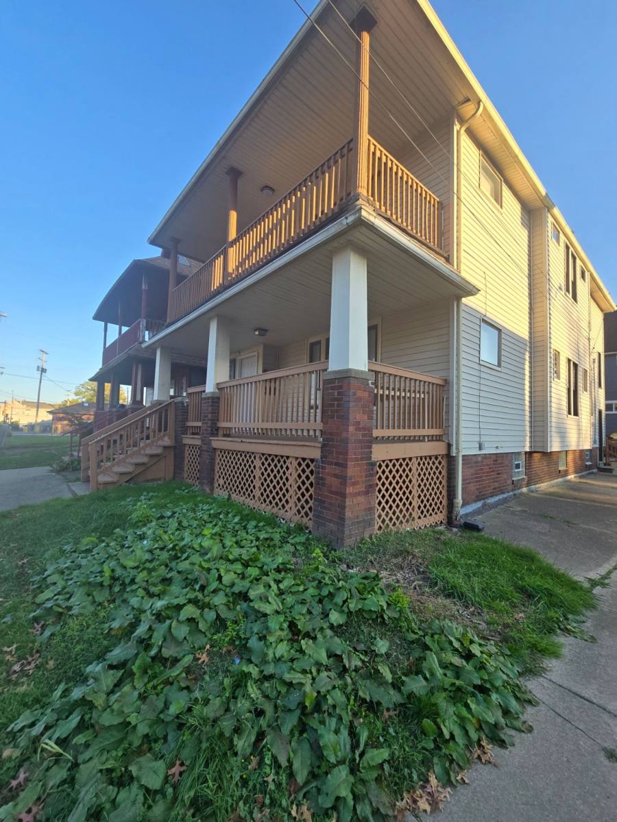 3001 & 3003 Denison Ave, Cleveland, OH 44109 - Apartment for Rent