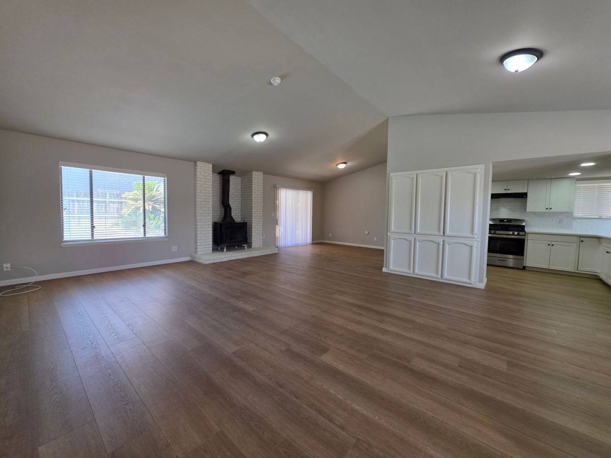 935 N Vista, Visalia, CA 93292 - House for Rent - Image 3