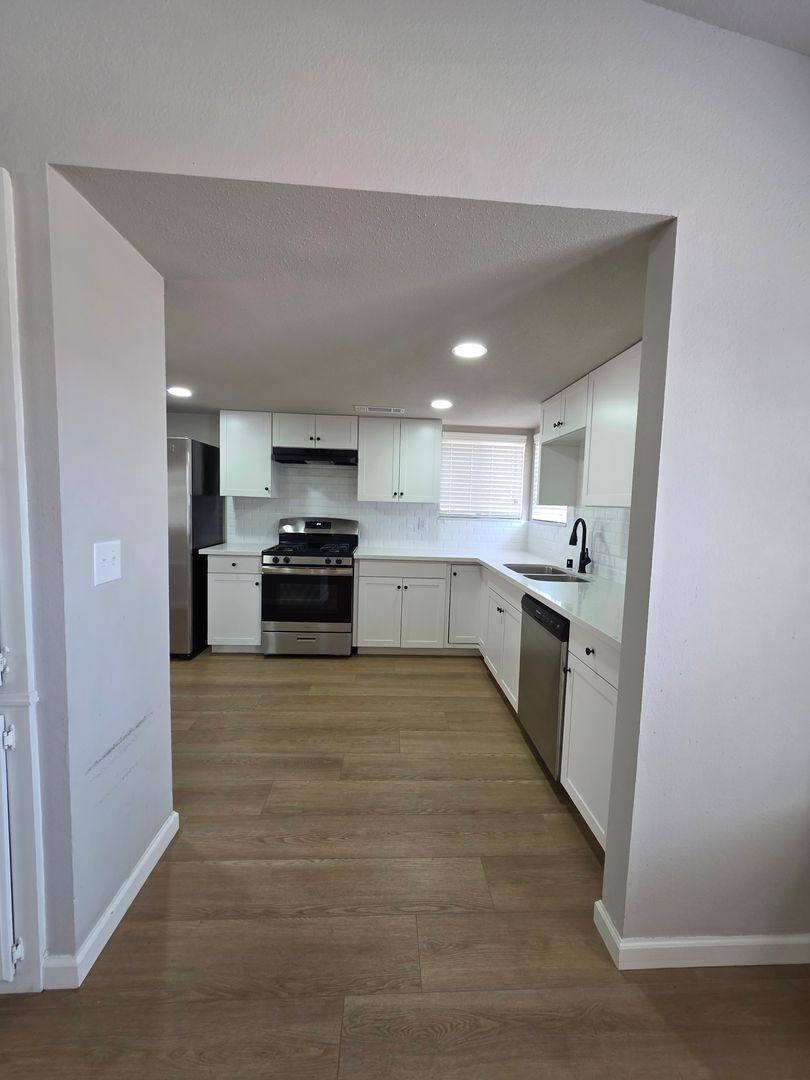 935 N Vista, Visalia, CA 93292 - House for Rent - Image 4