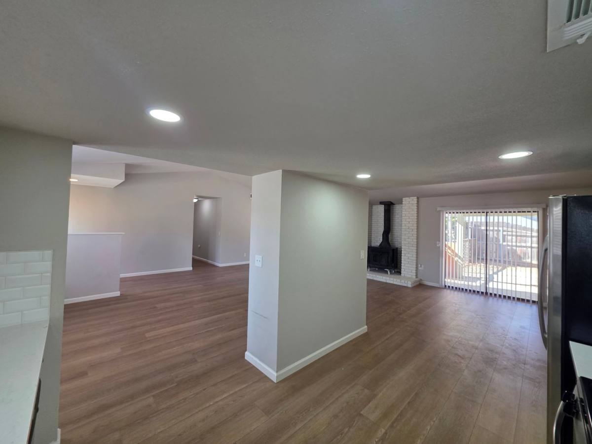 935 N Vista, Visalia, CA 93292 - House for Rent - Image 6
