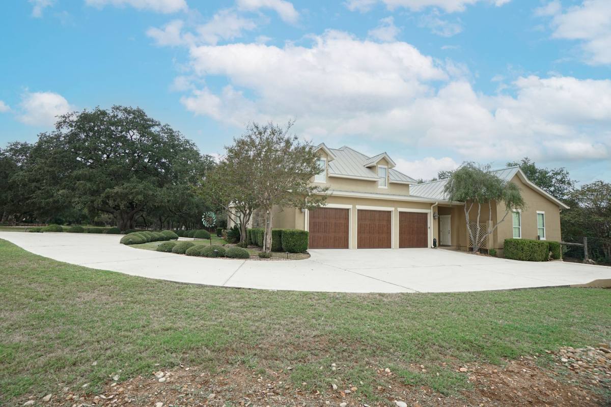 10511 Teich Loop, New Braunfels, TX 78132 - House for Rent - Image 4