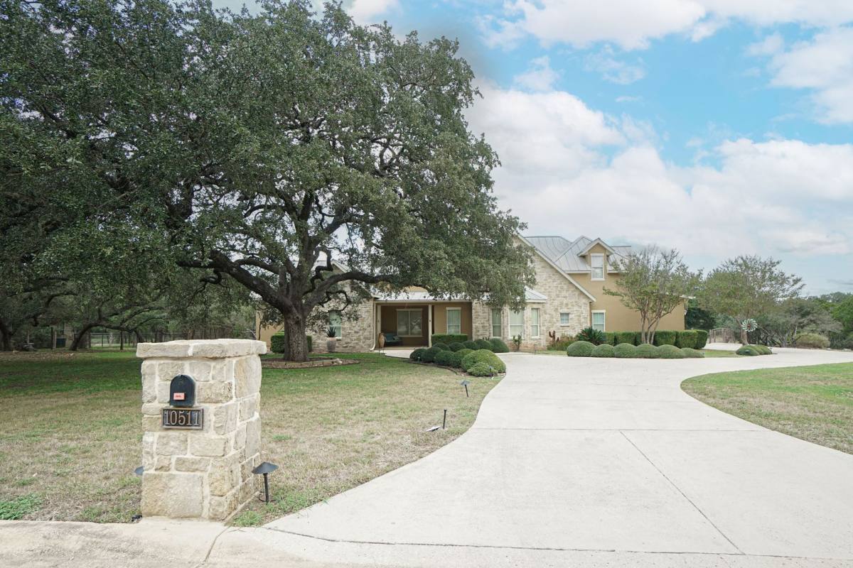 10511 Teich Loop, New Braunfels, TX 78132 - House for Rent - Image 2