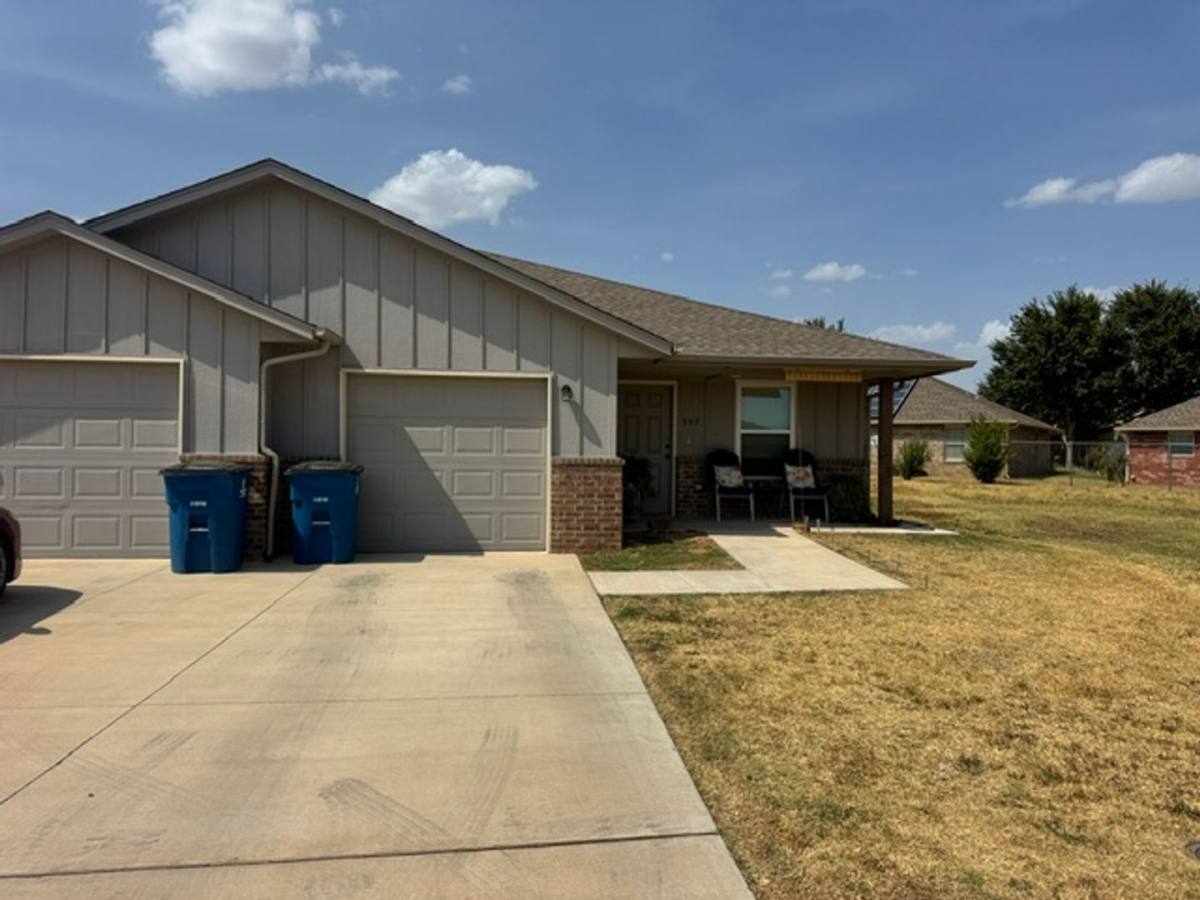 House for rent at 557 Parkhill Circle, Newcastle, OK 73065