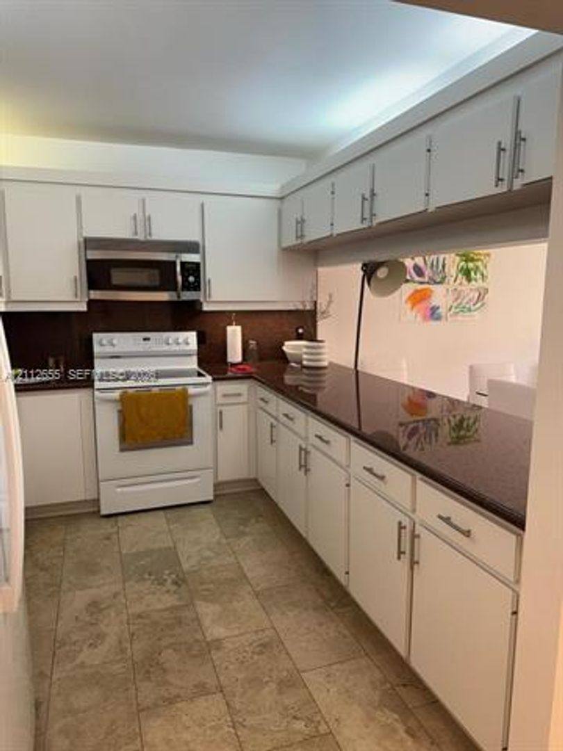 Apartment for rent at 141 Crandon Blvd #332, Key Biscayne, FL 33149