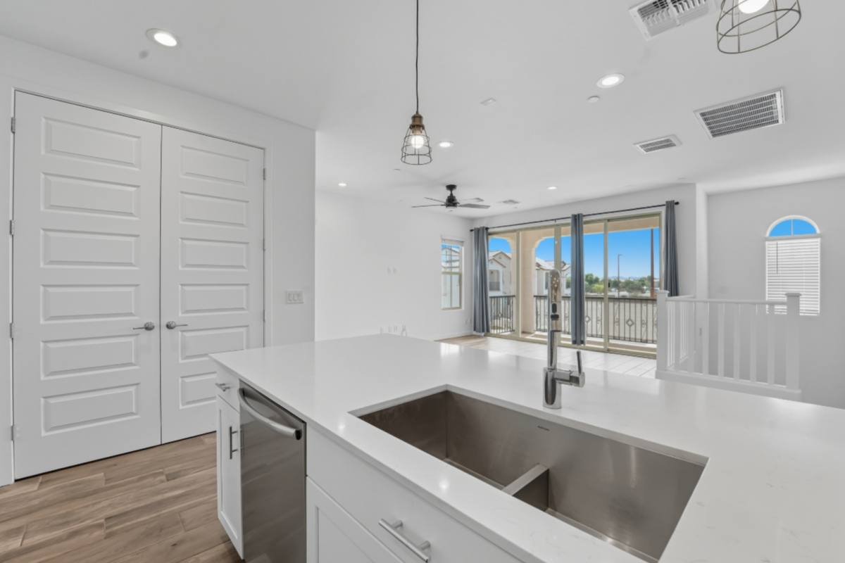 4161 E Pinto Dr, Gilbert, AZ 85296 - Townhouse for Rent - Image 2
