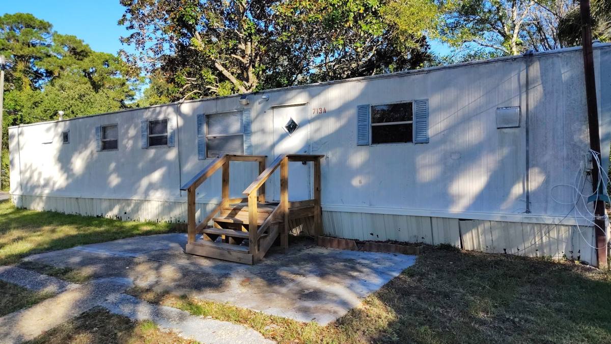 Apartment for rent at 713 Creekwood Rd, Mary Esther, FL 32569