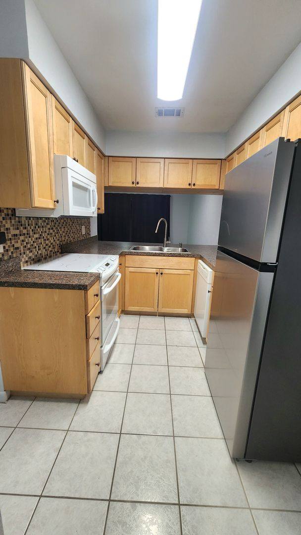 2735 SW 35th Place #307, Gainesville, FL 32608 - Apartment for Rent - Image 2