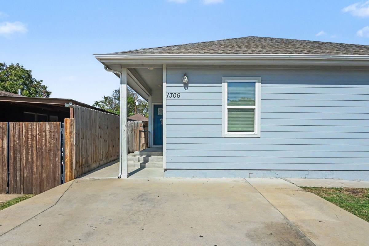 House for rent at 1306 Orange Ave, Fort Worth, TX 76110