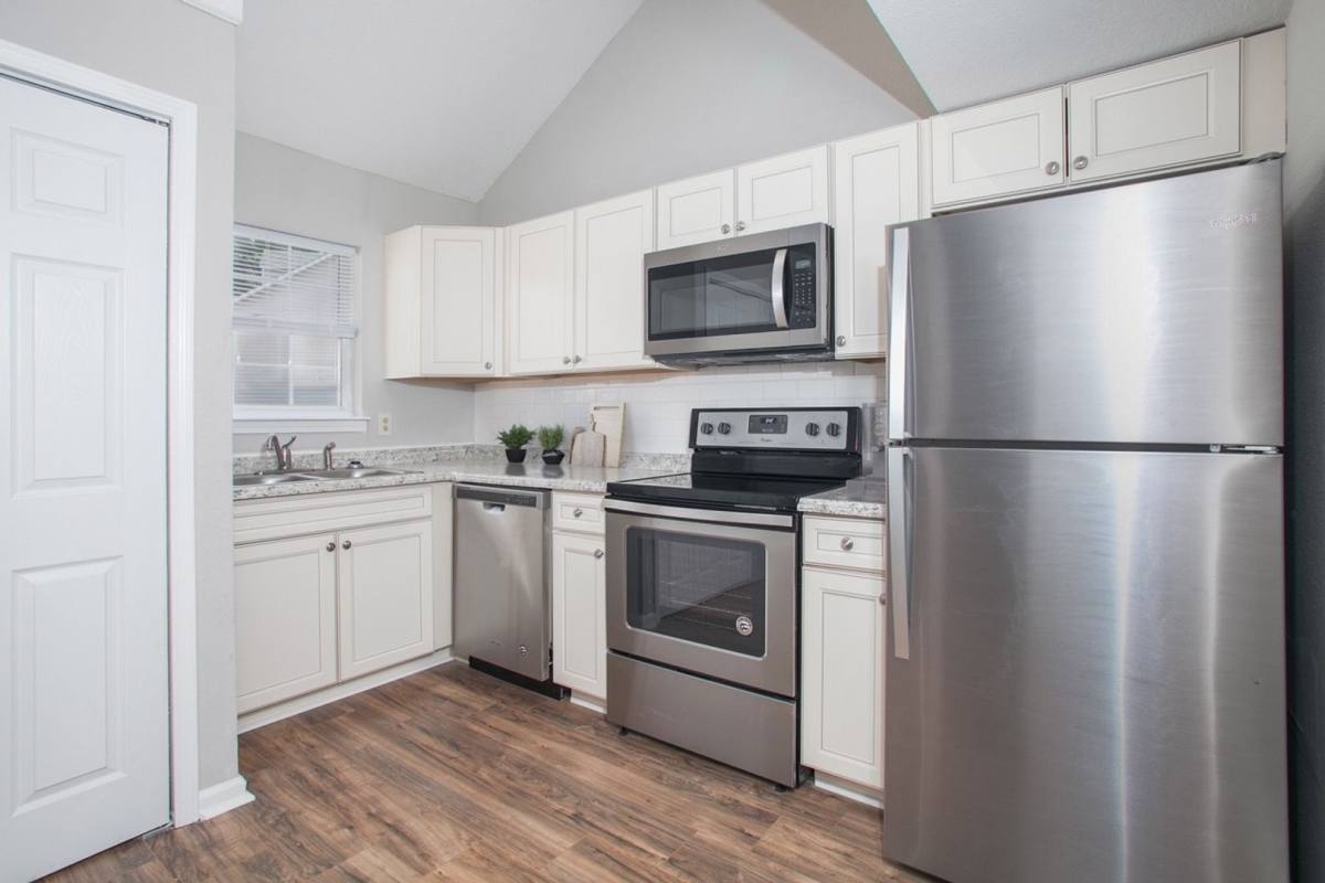 327 Crown Point Dr, Salisbury, NC 28146 - Townhouse for Rent - Image 4