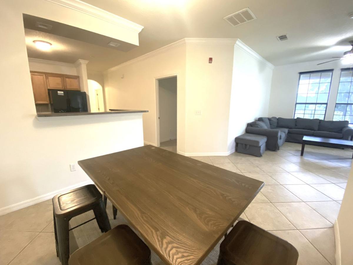 1142 SW 9th Rd #403, Gainesville, FL 32601 - Condo for Rent - Image 8