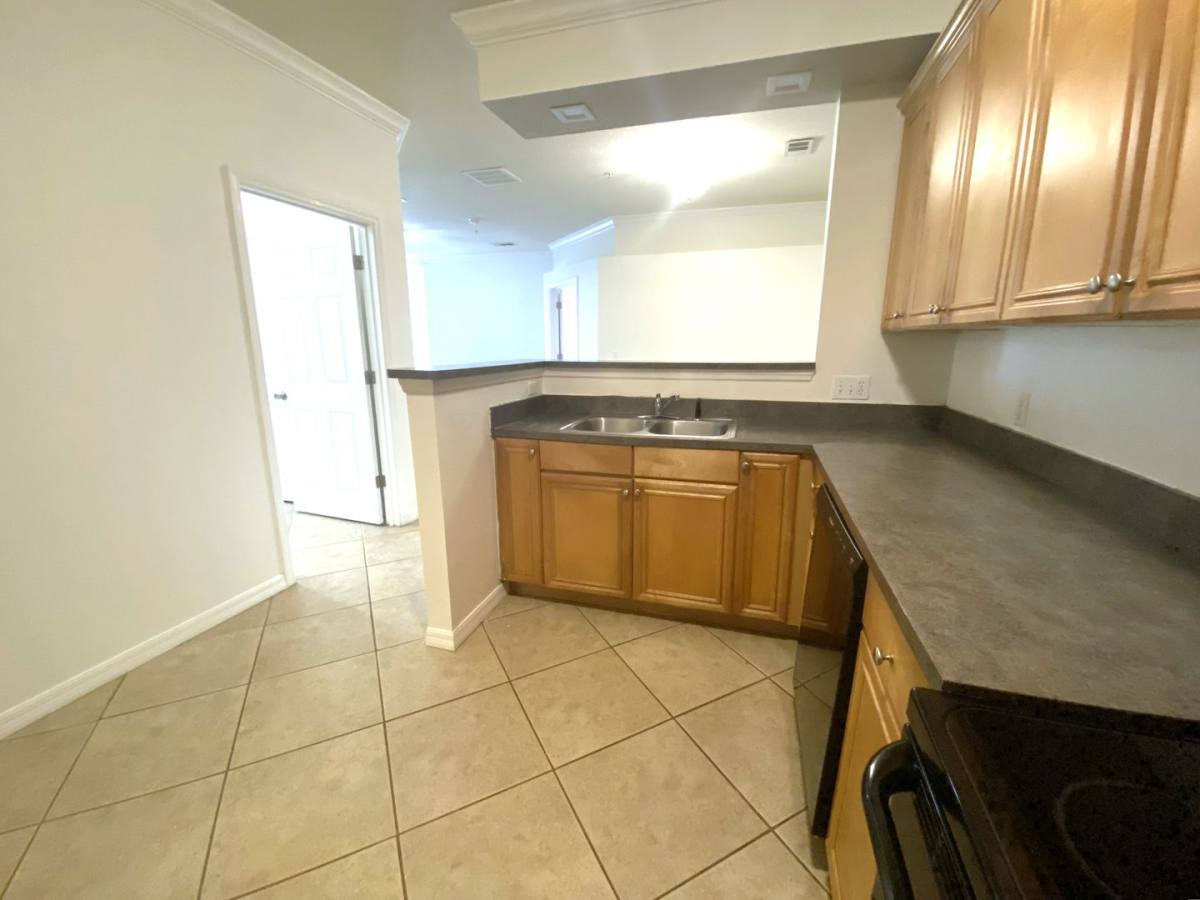 1142 SW 9th Rd #403, Gainesville, FL 32601 - Condo for Rent - Image 5
