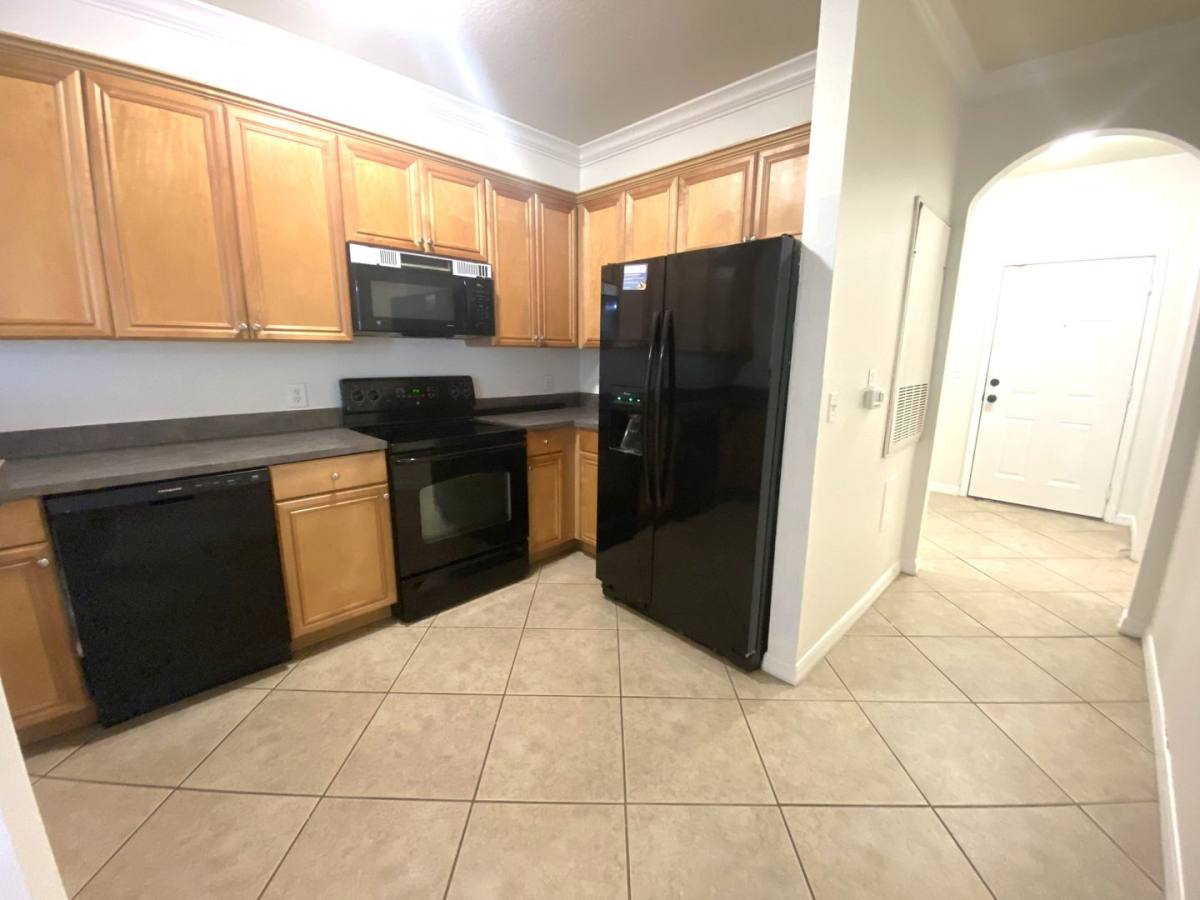 1142 SW 9th Rd #403, Gainesville, FL 32601 - Condo for Rent - Image 4