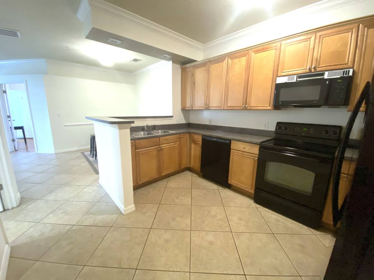 1142 SW 9th Rd #403, Gainesville, FL 32601 - Condo for Rent - Image 3