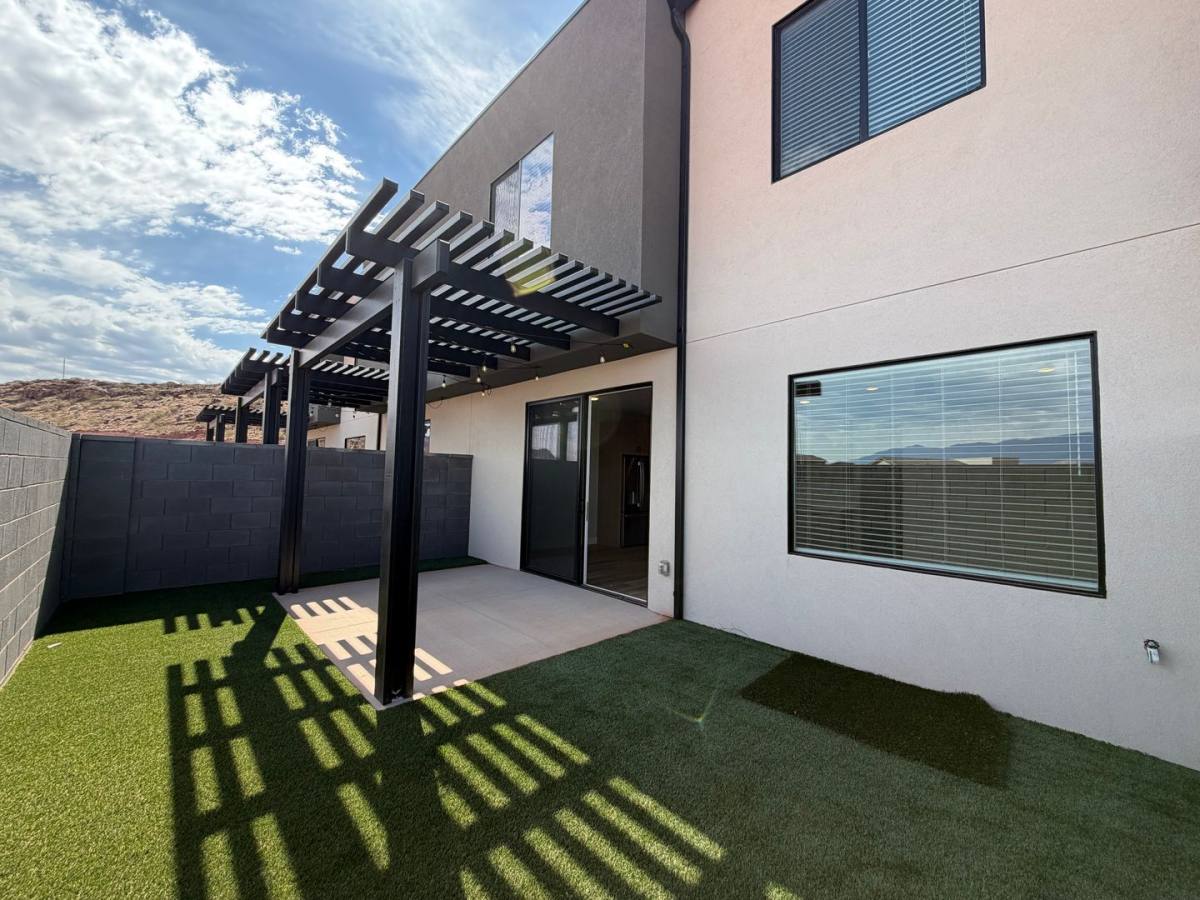 577 E Hemsworth Lane, Washington, UT 84780 - Townhouse for Rent - Image 3