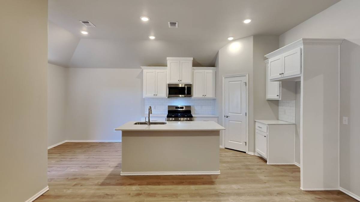 9016 NW 127th Terrace, Yukon, OK 73099 - House for Rent - Image 6