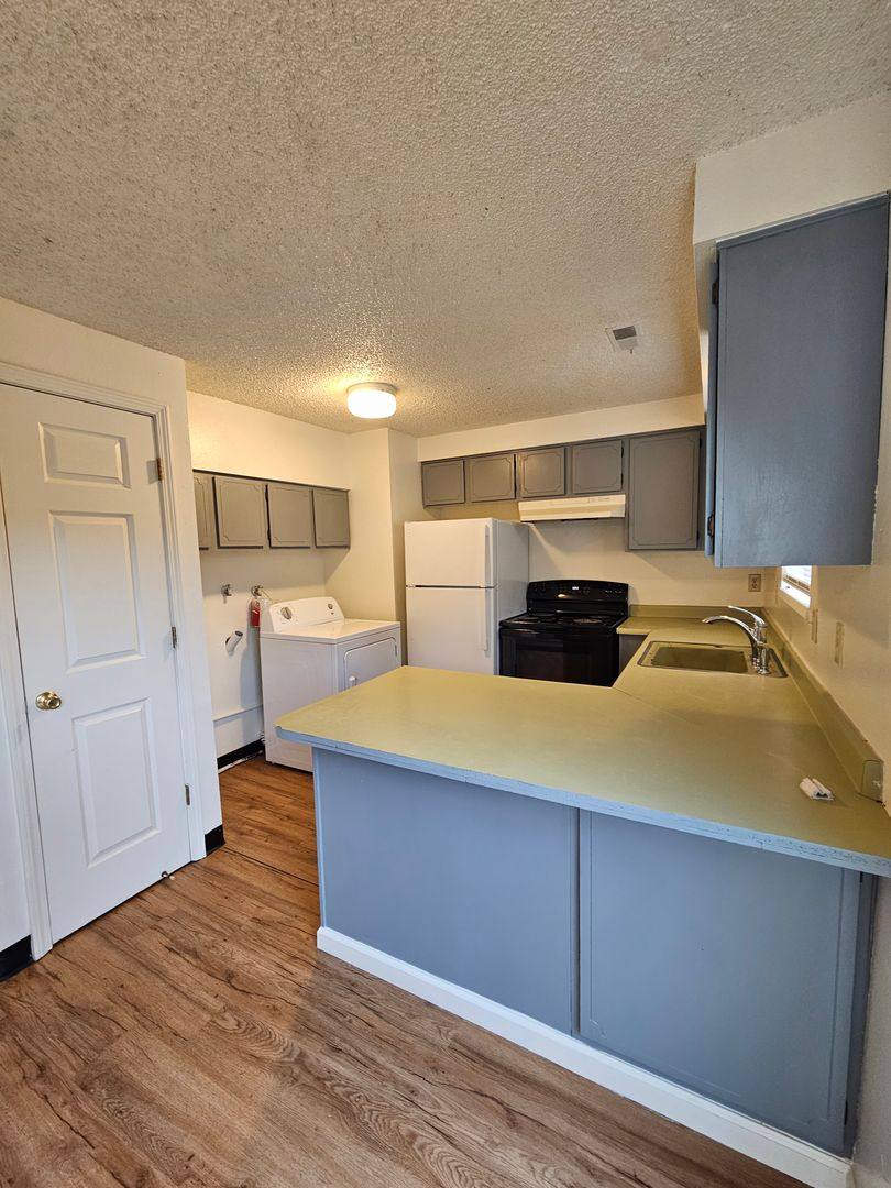 849 E 9th St, Medford, OR 97504 - Townhouse for Rent - Image 5