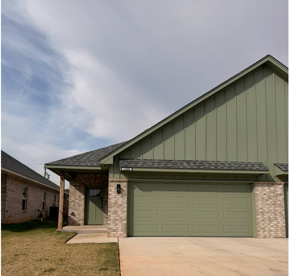 Apartment for rent at 13609 & 13613 Calli Court, Piedmont, OK 73078