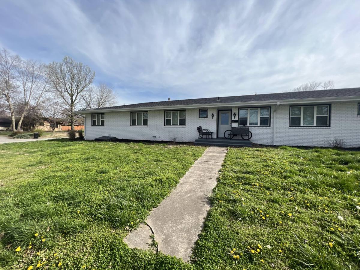 Apartment for rent at Republic 5 Plex, 826 E Lee St, Republic, MO 65738