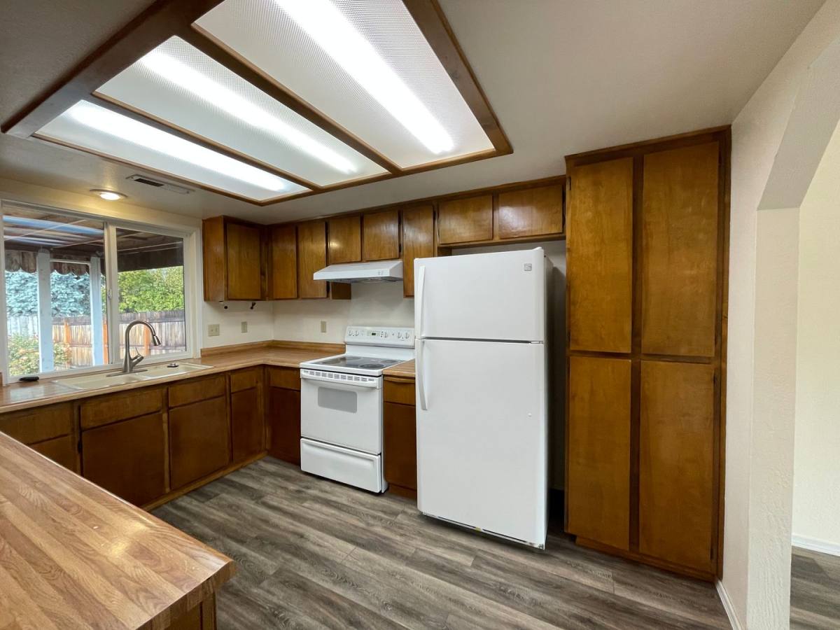 3015 Milhoan Dr, Medford, OR 97504 - House for Rent - Image 7