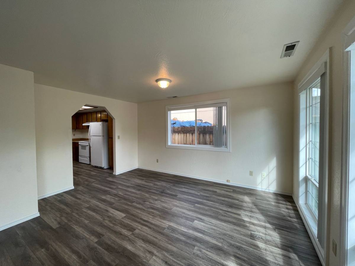 3015 Milhoan Dr, Medford, OR 97504 - House for Rent - Image 5