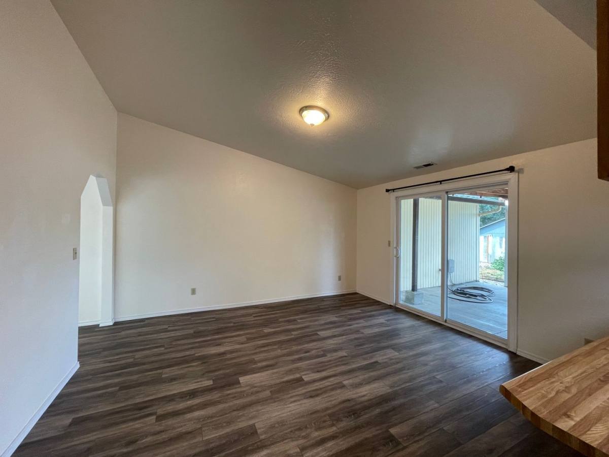 3015 Milhoan Dr, Medford, OR 97504 - House for Rent - Image 9