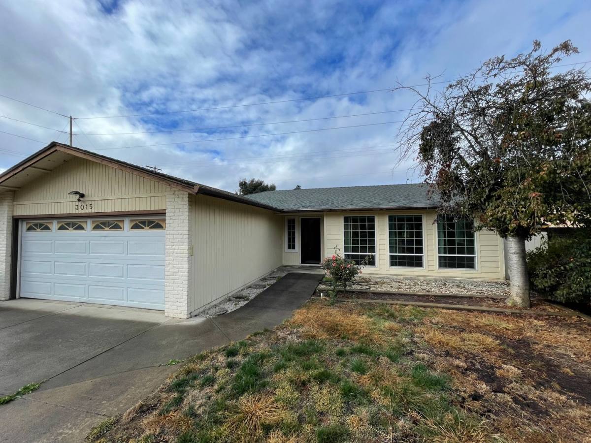 3015 Milhoan Dr, Medford, OR 97504 - House for Rent - Image 2