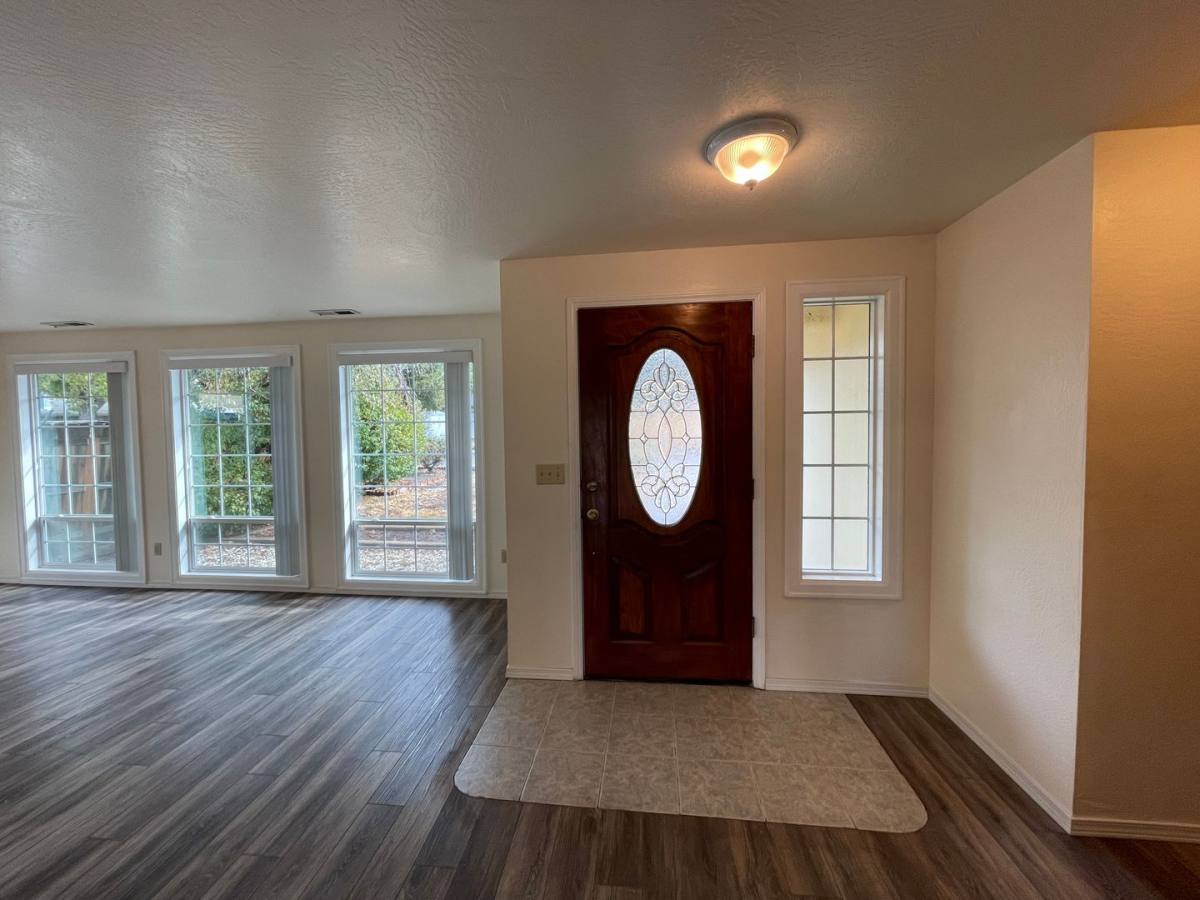 3015 Milhoan Dr, Medford, OR 97504 - House for Rent - Image 3