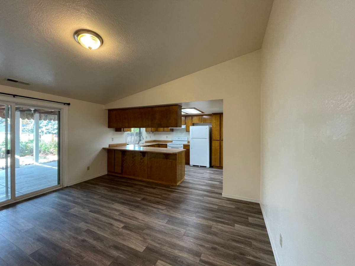 3015 Milhoan Dr, Medford, OR 97504 - House for Rent - Image 10