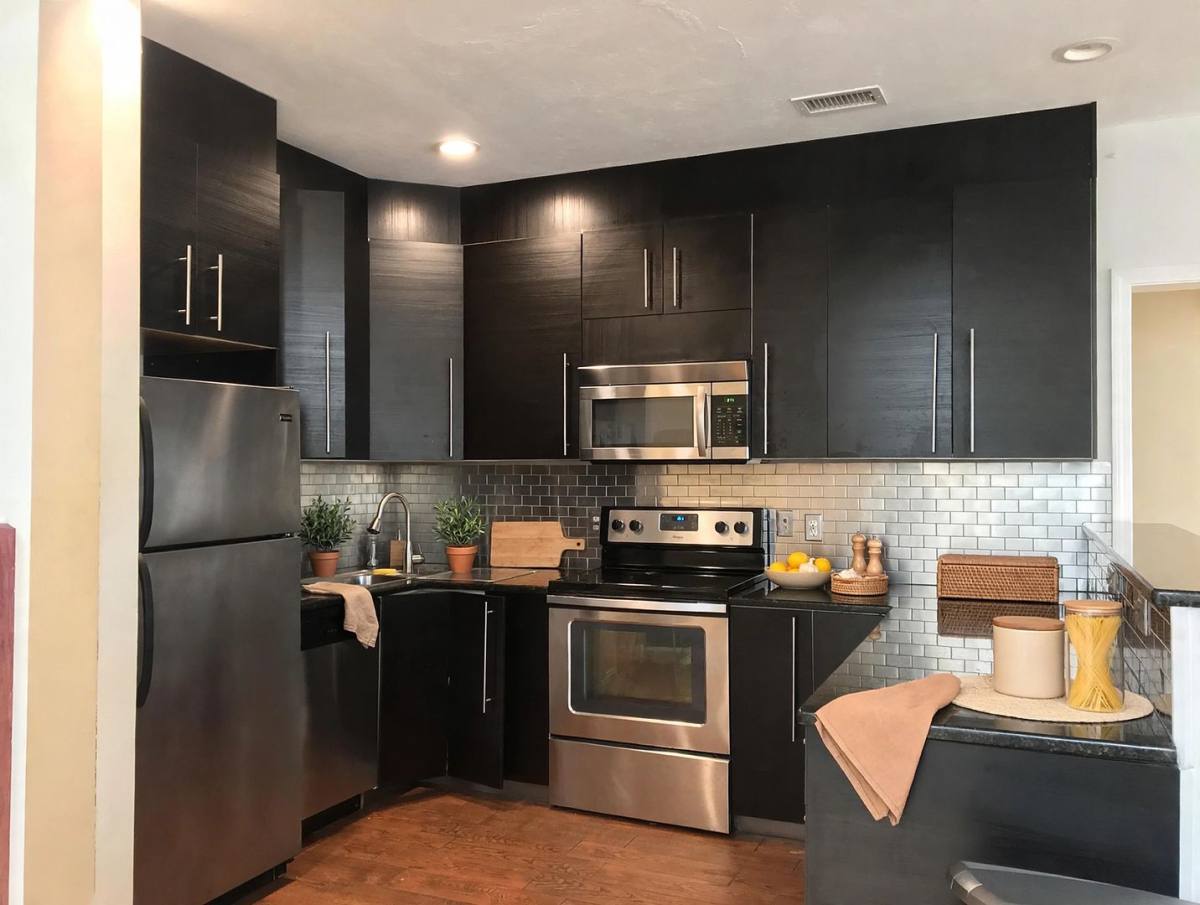90 Pleasant St #14, Brookline, MA 02446 - Apartment for Rent - Image 2