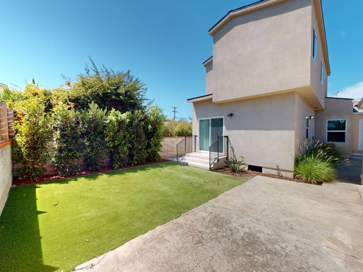 Townhouse for rent at 6257 Stewart St, San Diego, CA 92115
