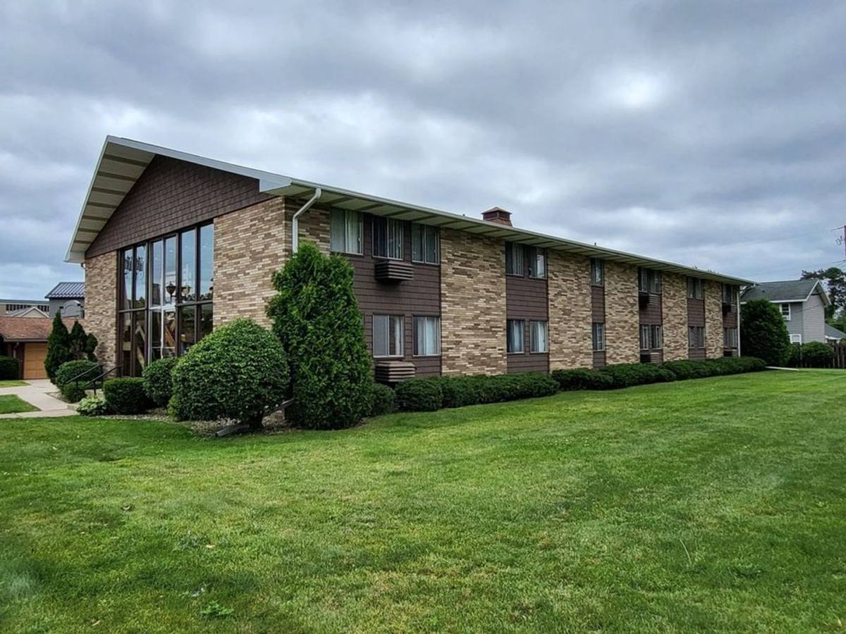 1609 Fourth Ave, Stevens Point, WI 54481 - Apartment for Rent - Image 4