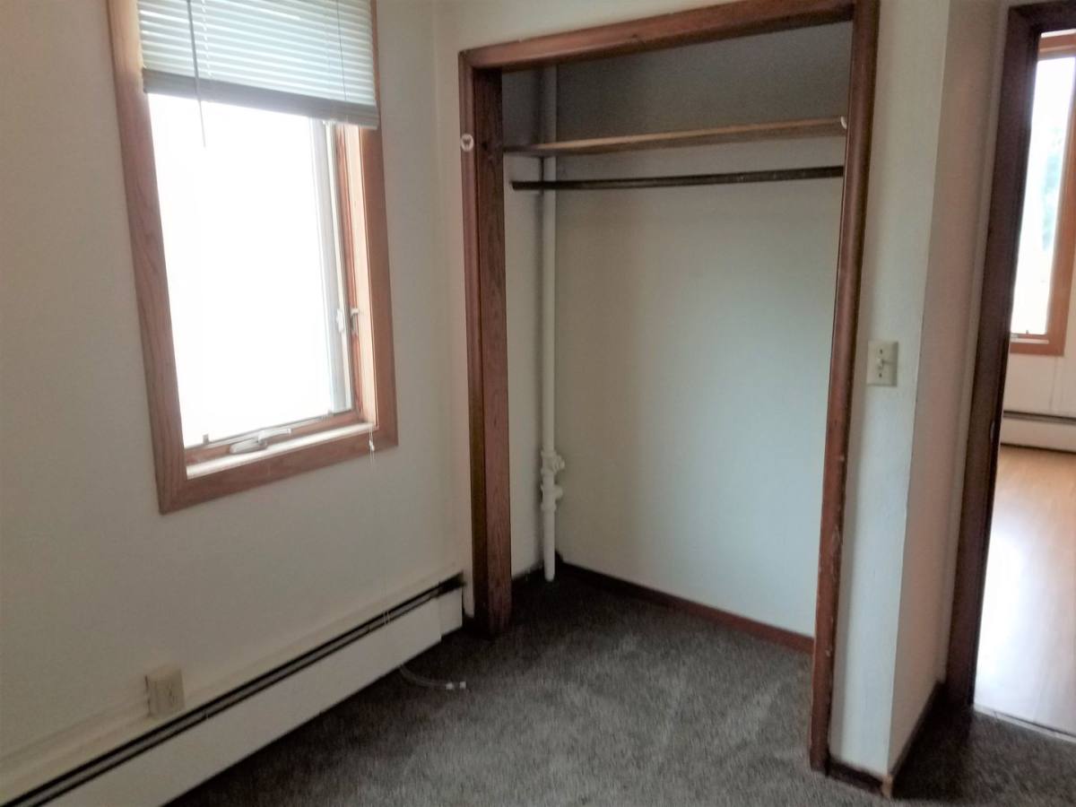 1400 Pine St, La Crosse, WI 54601 - Apartment for Rent - Image 4