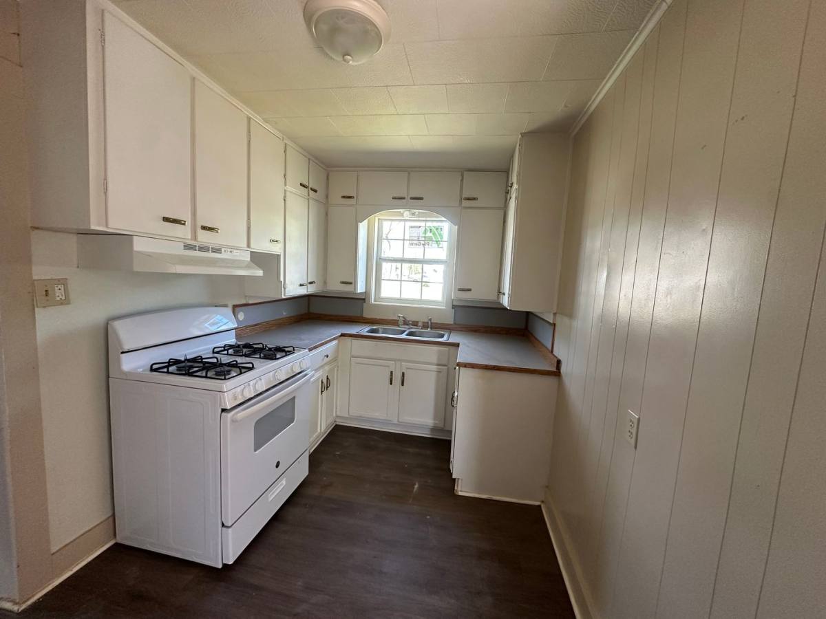 832 I St NW, Miami, OK 74354 - House for Rent - Image 3