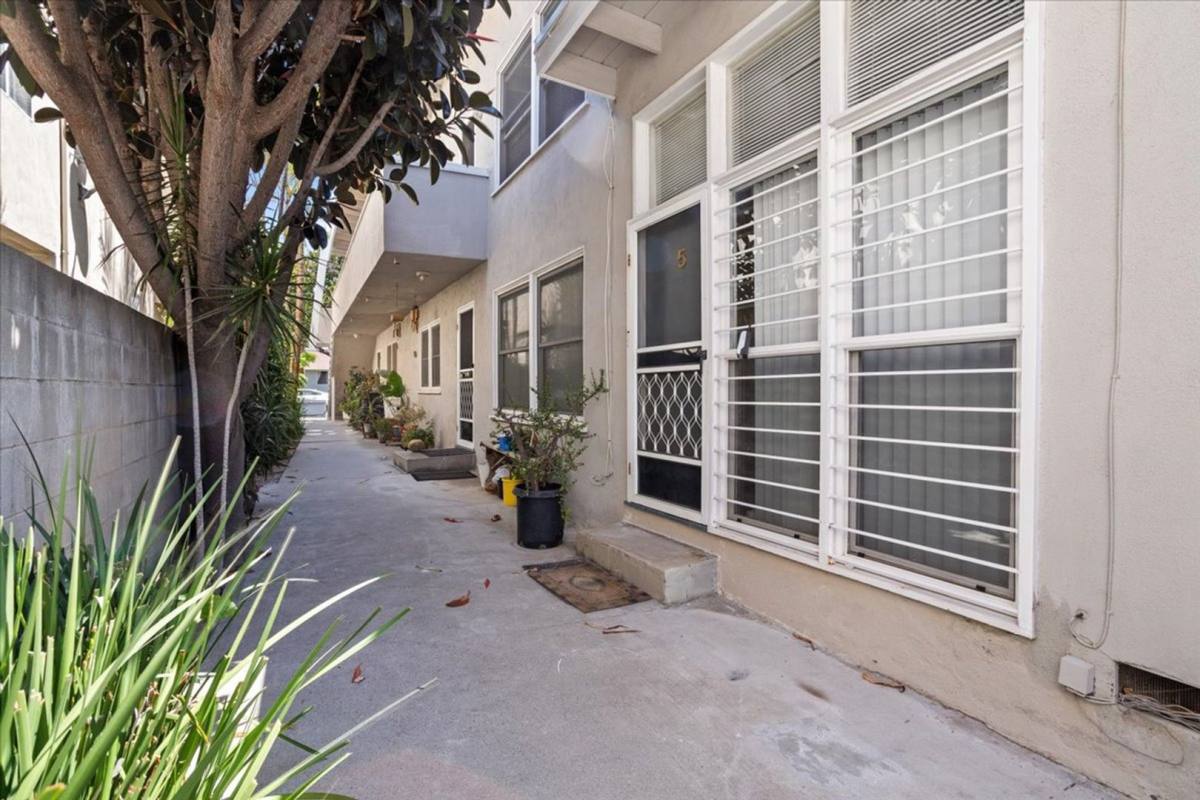 1646 Berkeley St, Santa Monica, CA 90404 - Apartment for Rent - Image 10