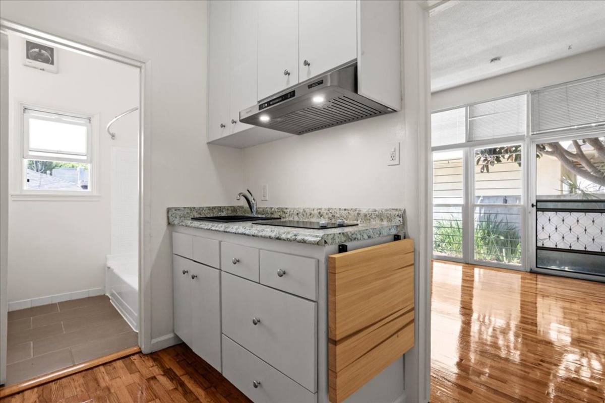 1646 Berkeley St, Santa Monica, CA 90404 - Apartment for Rent - Image 3