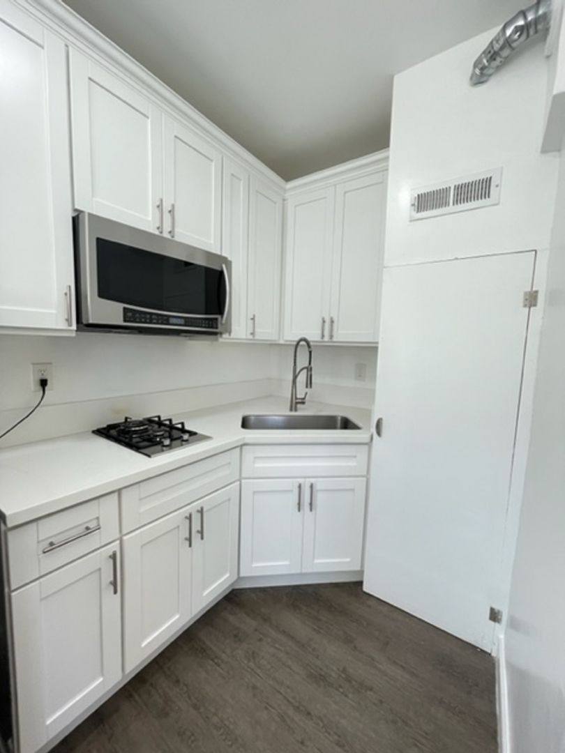 127 N Edgemont St, Los Angeles, CA 90004 - Apartment for Rent - Image 5