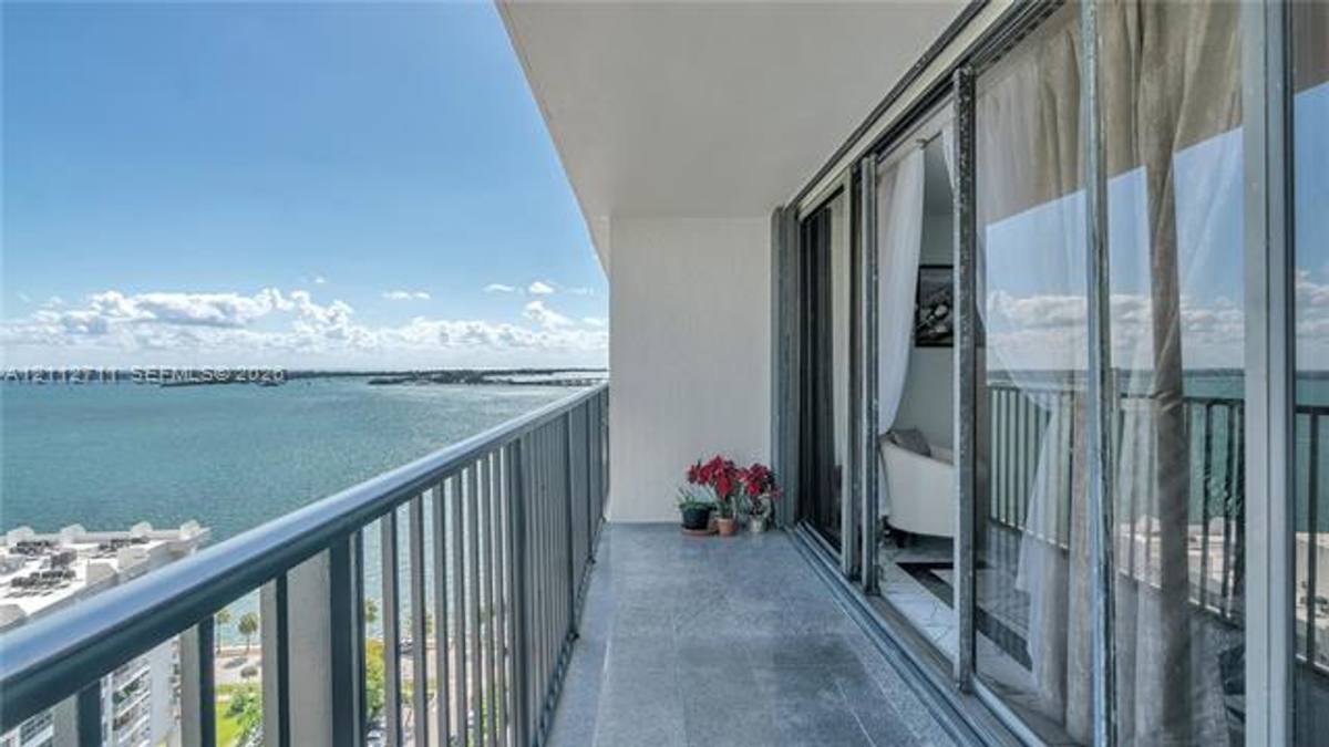 1450 Brickell Bay Dr #1911, Miami, FL 33131 - Condo for Rent - Image 3