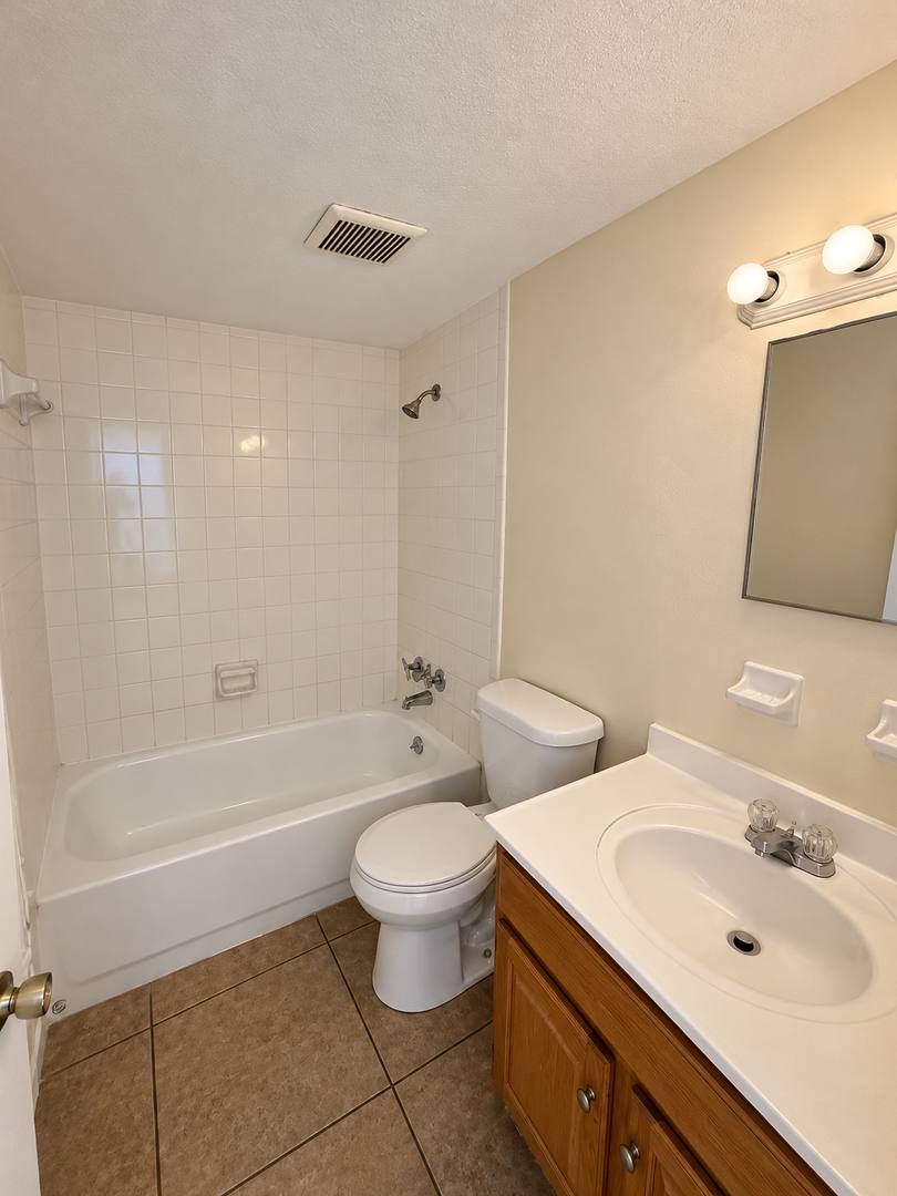 927 N Iowa #C-17, Lakeland, FL 33801 - Apartment for Rent - Image 5