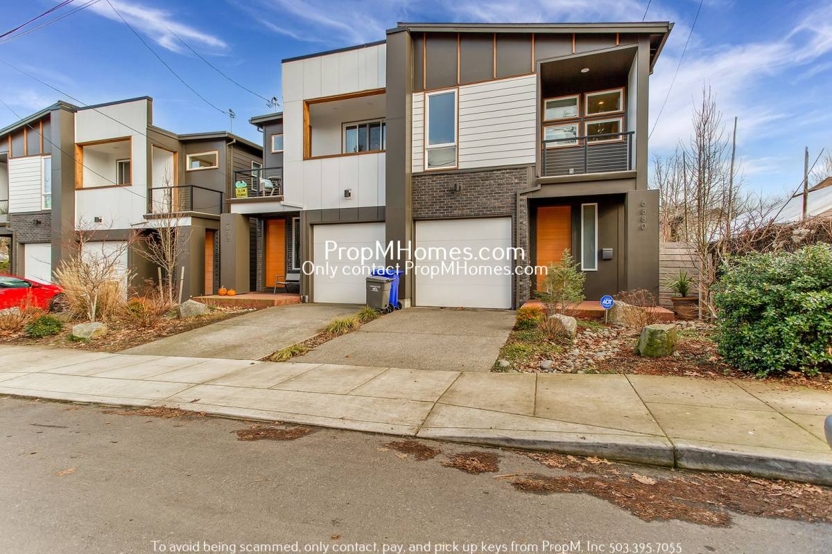 House for rent at 6880 NE 13th Ave, Portland, OR 97211