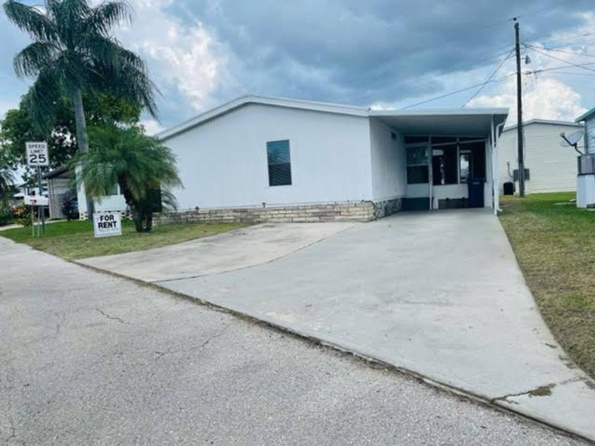 House for rent at 107 51st Ave Plaza W, Bradenton, FL 34207