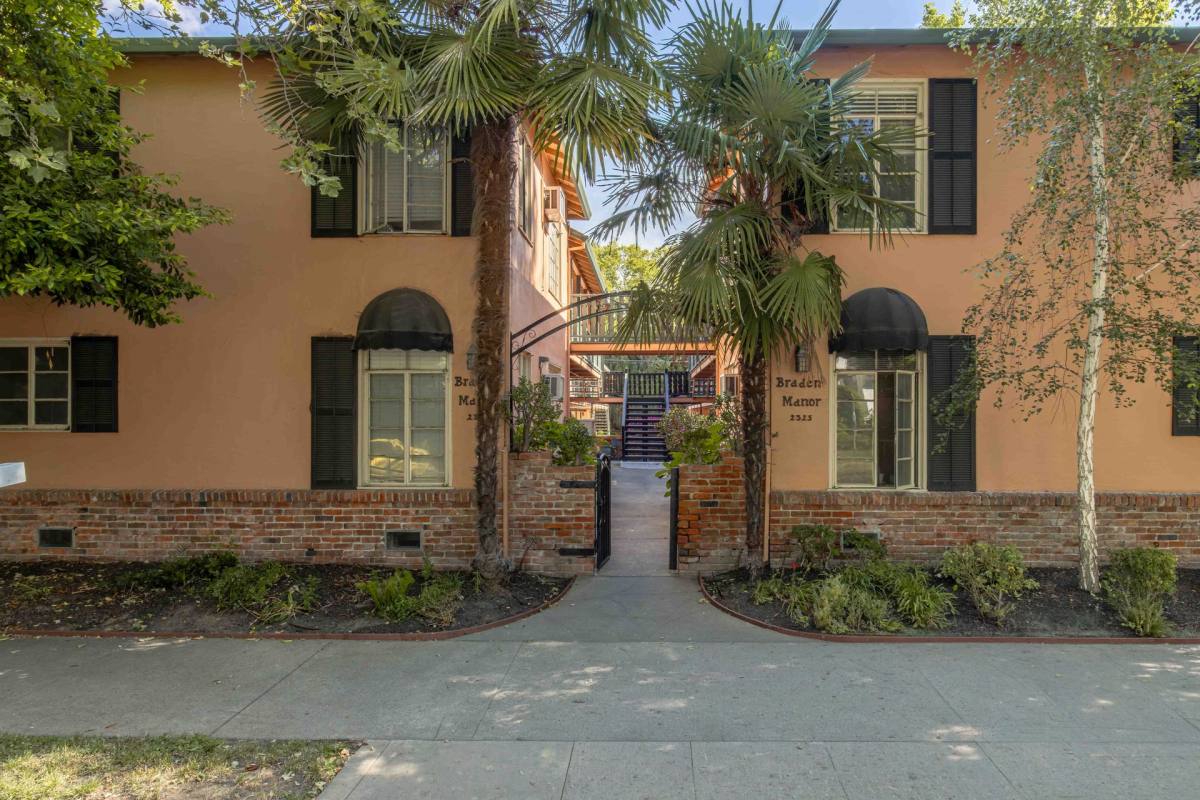 Braden Manor, 2323 H St, Sacramento, CA 95816 - Apartment for Rent - Image 2