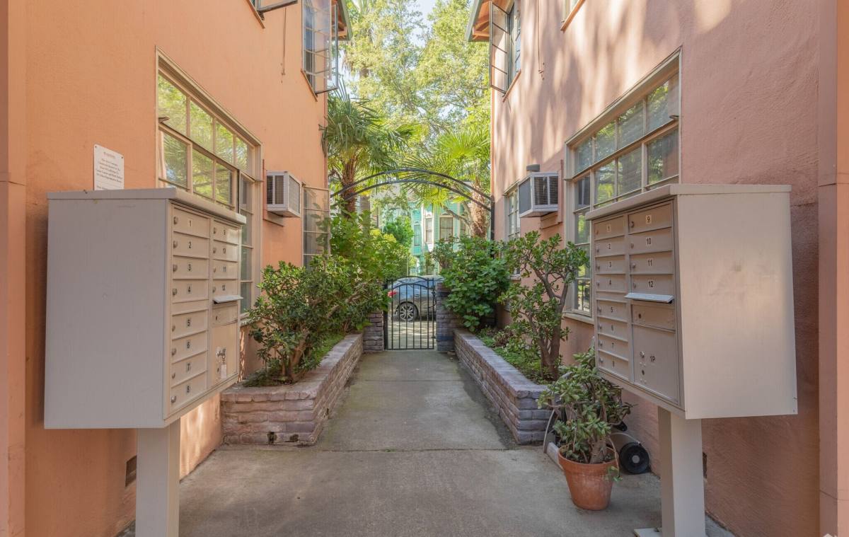 Braden Manor, 2323 H St, Sacramento, CA 95816 - Apartment for Rent - Image 1