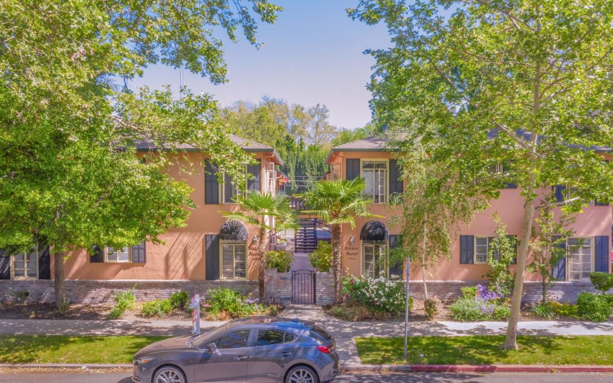 Braden Manor, 2323 H St, Sacramento, CA 95816 - Apartment for Rent - Image 4
