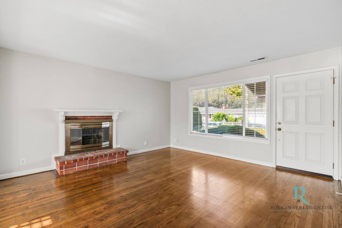 1590 Flores Dr, Pacifica, CA 94044 - House for Rent - Image 5