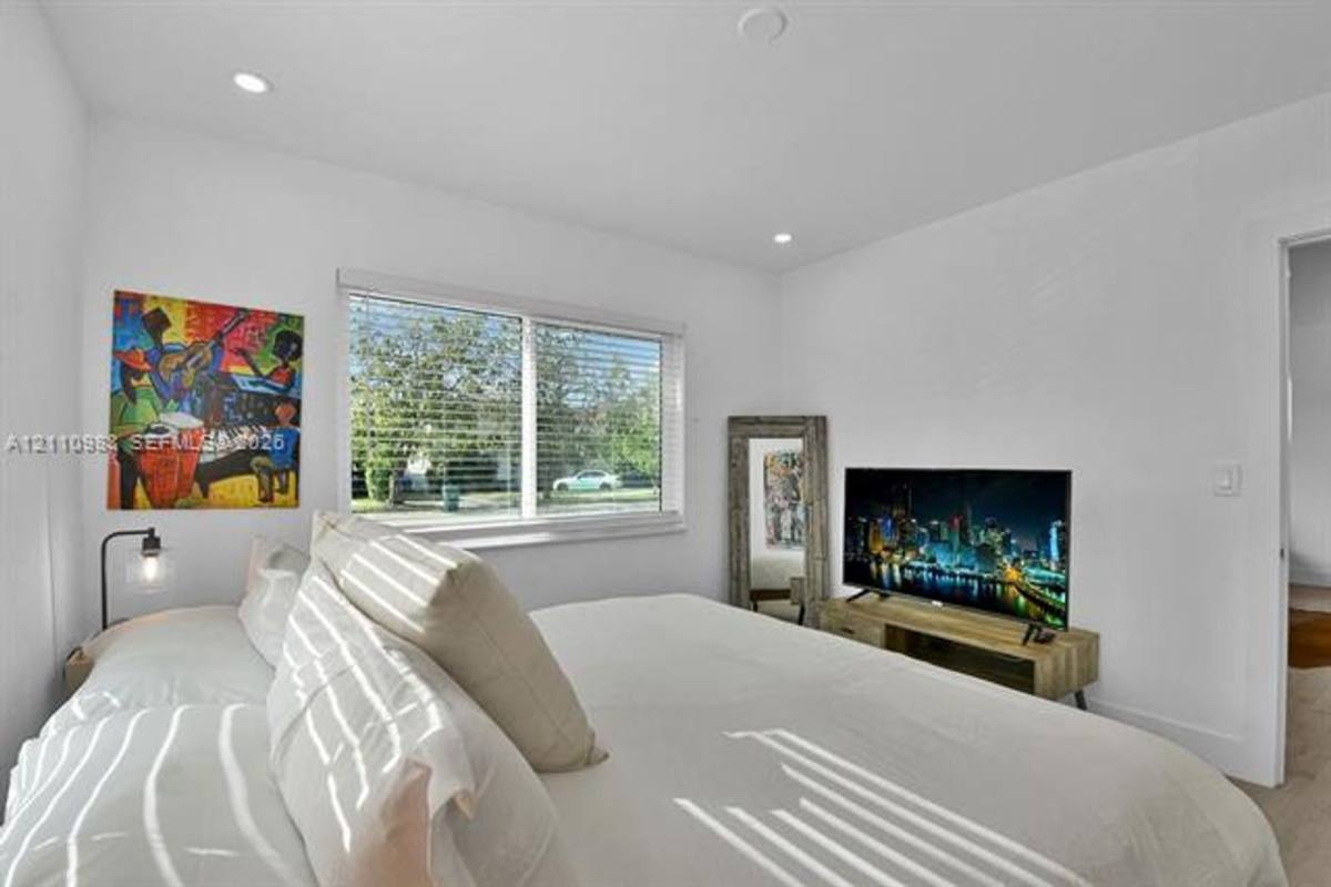 3521 SW 16th St, Miami, FL 33145 - House for Rent - Image 9
